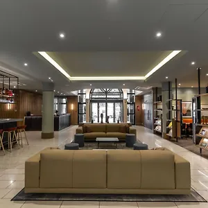 4* Hotel apartamentowy Adina